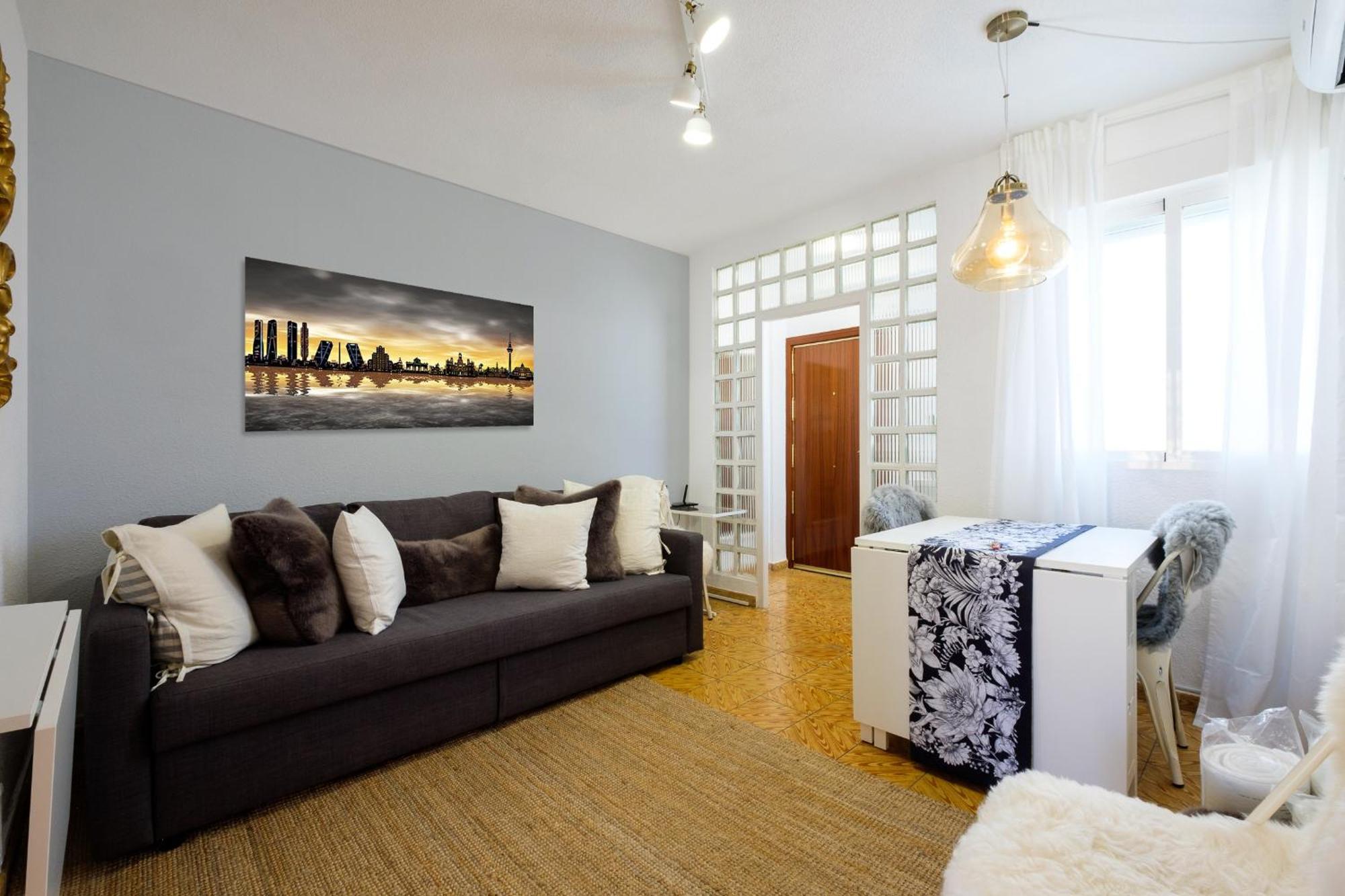 My City Home- Cozy Apartment At Aravaca Madrid Bagian luar foto